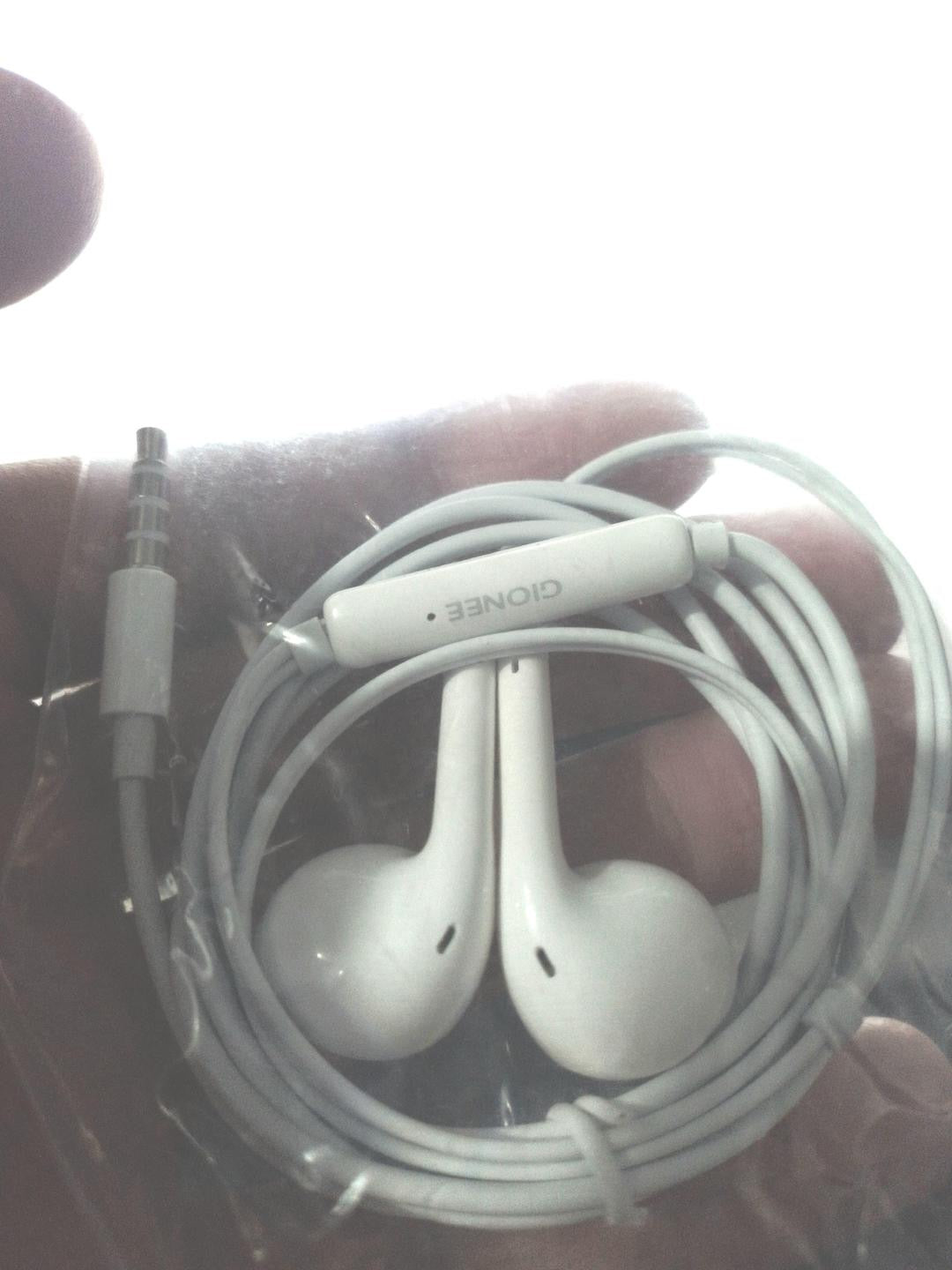 Clear Voice Wired Earphones White