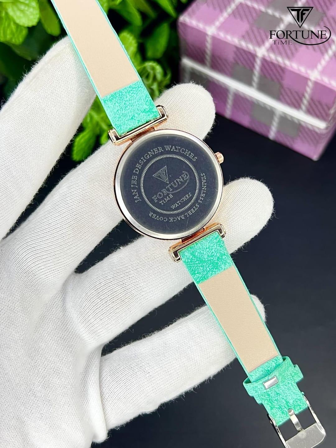 Stylish Women Quartz Watch